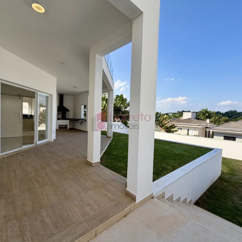 SOBRADO À VENDA – 04 QUARTOS – RESERVA DA SERRA – JUNDIAÍ/SP