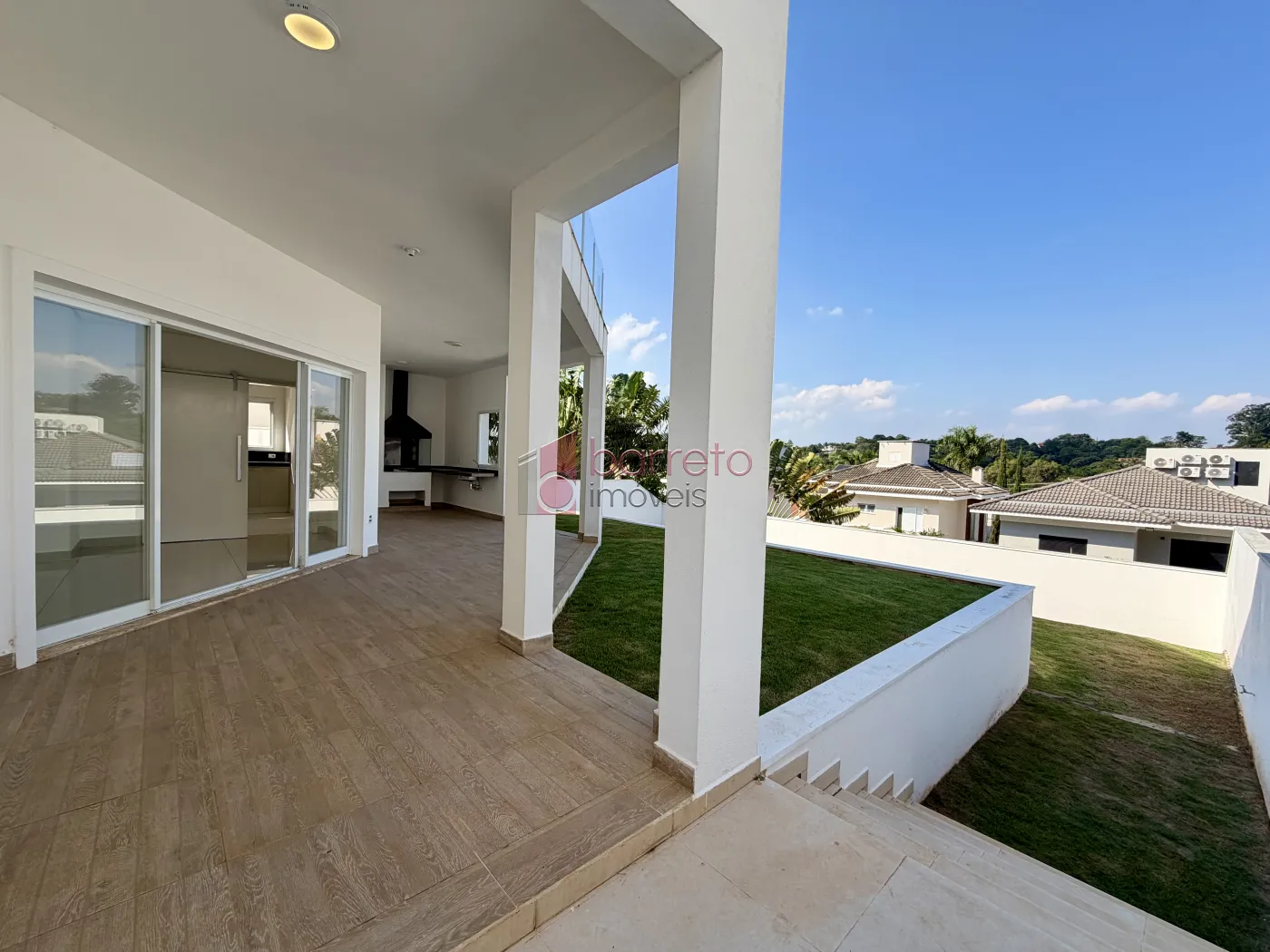 SOBRADO À VENDA – 04 QUARTOS – RESERVA DA SERRA – JUNDIAÍ/SP