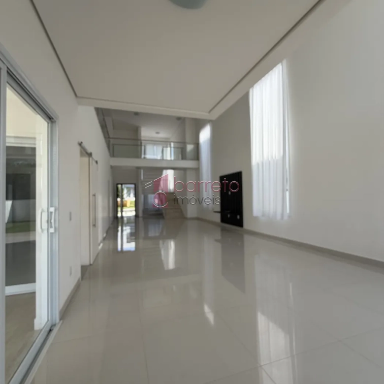 SOBRADO À VENDA – 04 QUARTOS – RESERVA DA SERRA – JUNDIAÍ/SP