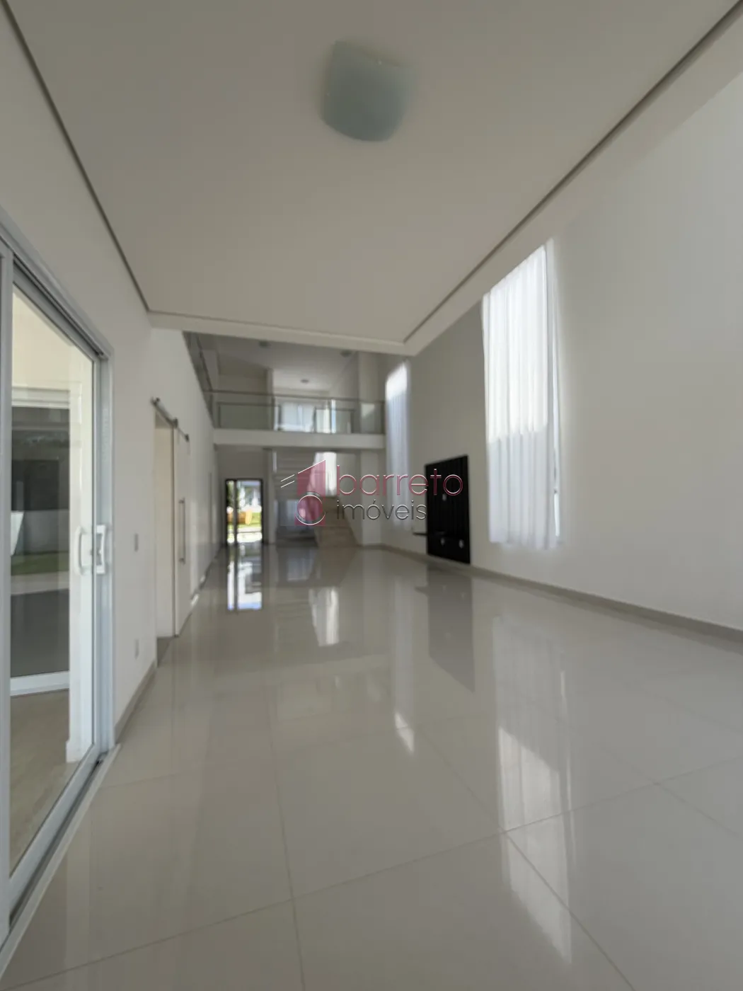SOBRADO À VENDA – 04 QUARTOS – RESERVA DA SERRA – JUNDIAÍ/SP