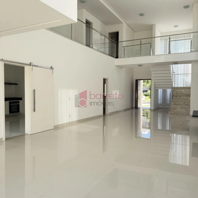 SOBRADO À VENDA – 04 QUARTOS – RESERVA DA SERRA – JUNDIAÍ/SP