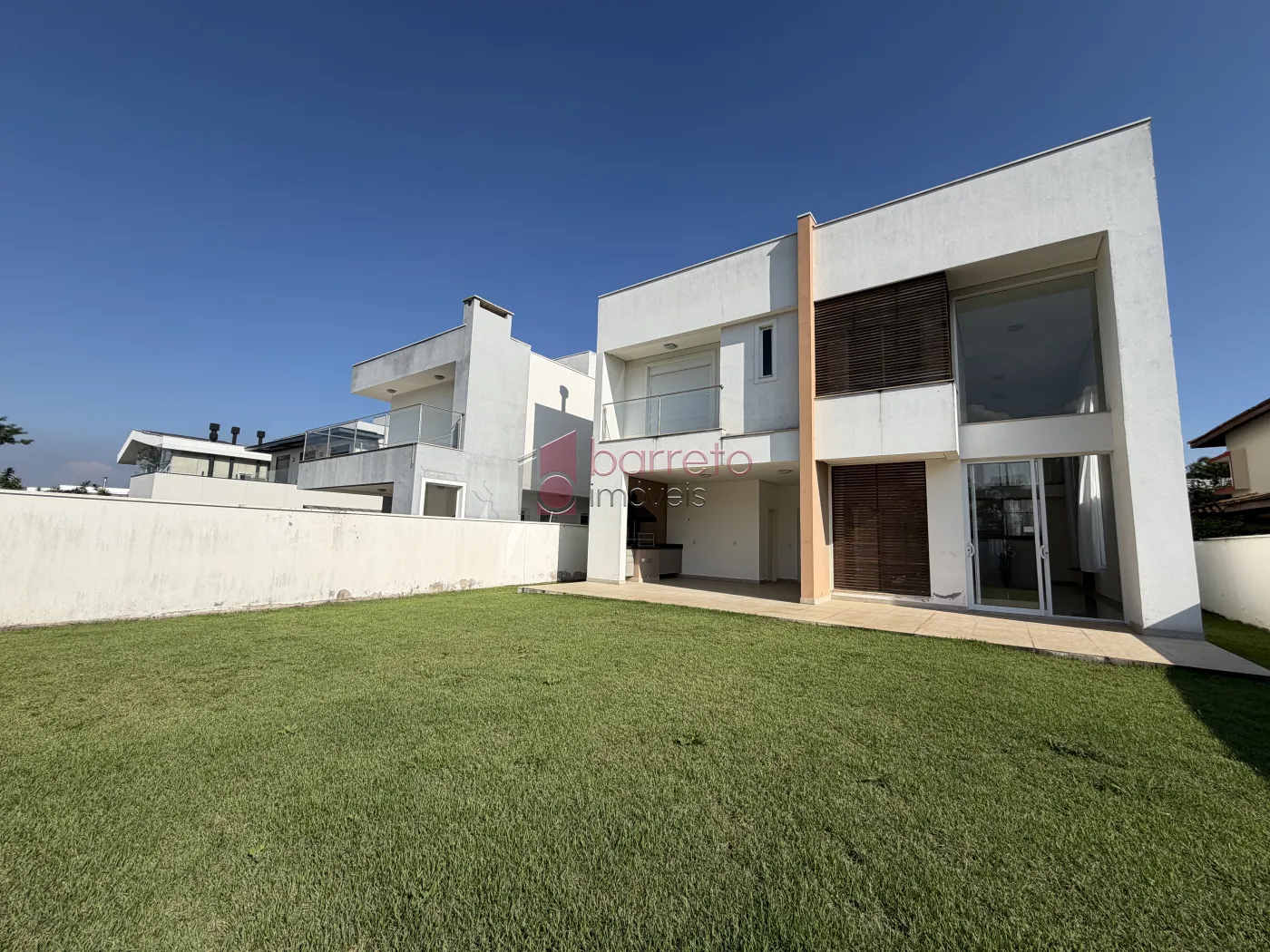 SOBRADO À VENDA – 04 QUARTOS – RESERVA DA SERRA – JUNDIAÍ/SP