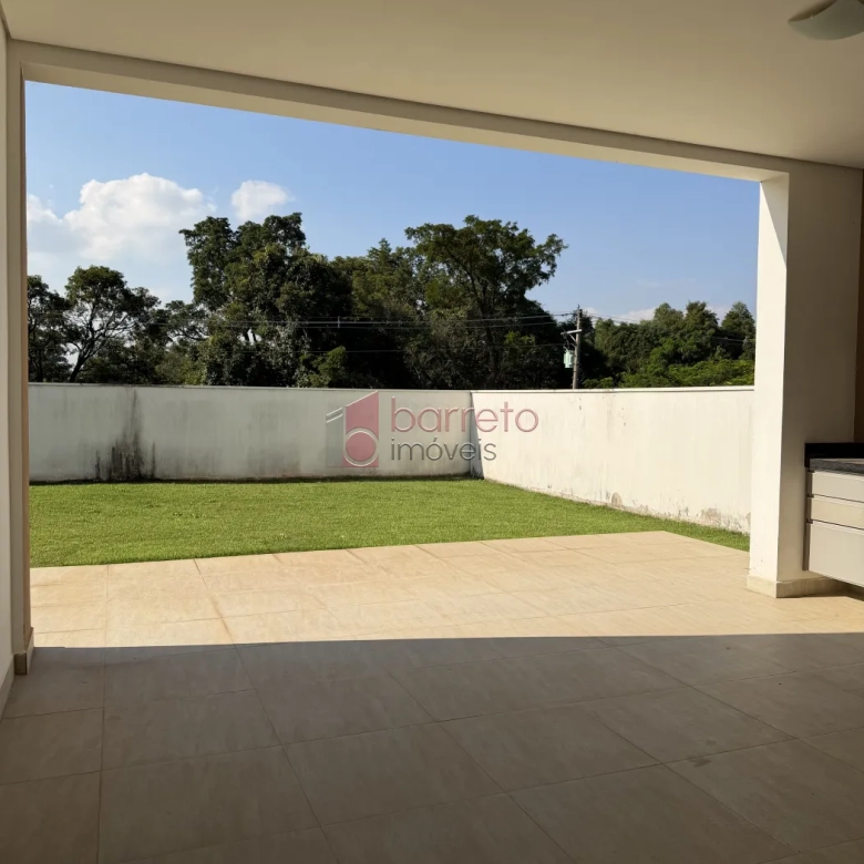 SOBRADO À VENDA – 04 QUARTOS – RESERVA DA SERRA – JUNDIAÍ/SP