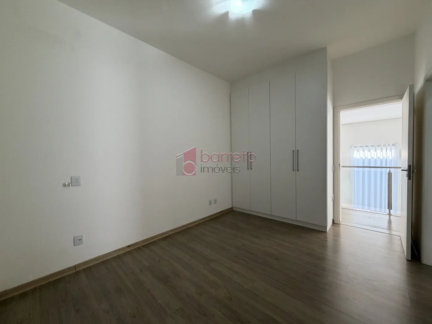 SOBRADO À VENDA – 04 QUARTOS – RESERVA DA SERRA – JUNDIAÍ/SP