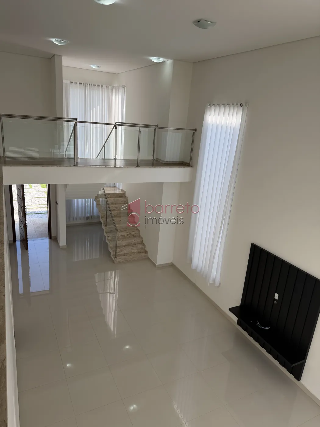 SOBRADO À VENDA – 04 QUARTOS – RESERVA DA SERRA – JUNDIAÍ/SP