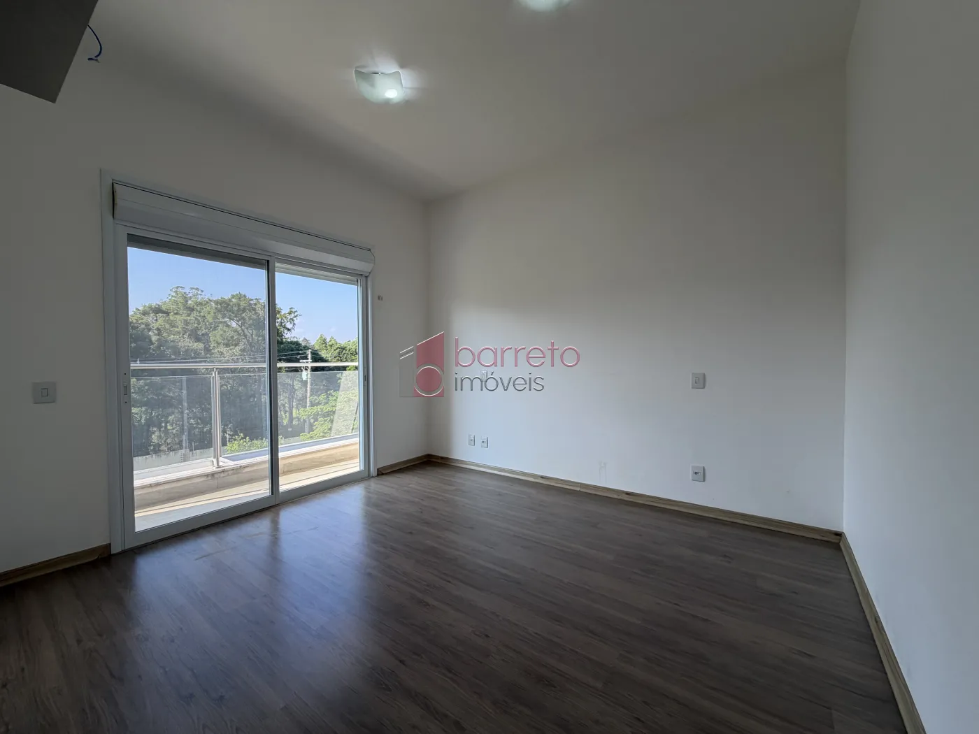 SOBRADO À VENDA – 04 QUARTOS – RESERVA DA SERRA – JUNDIAÍ/SP