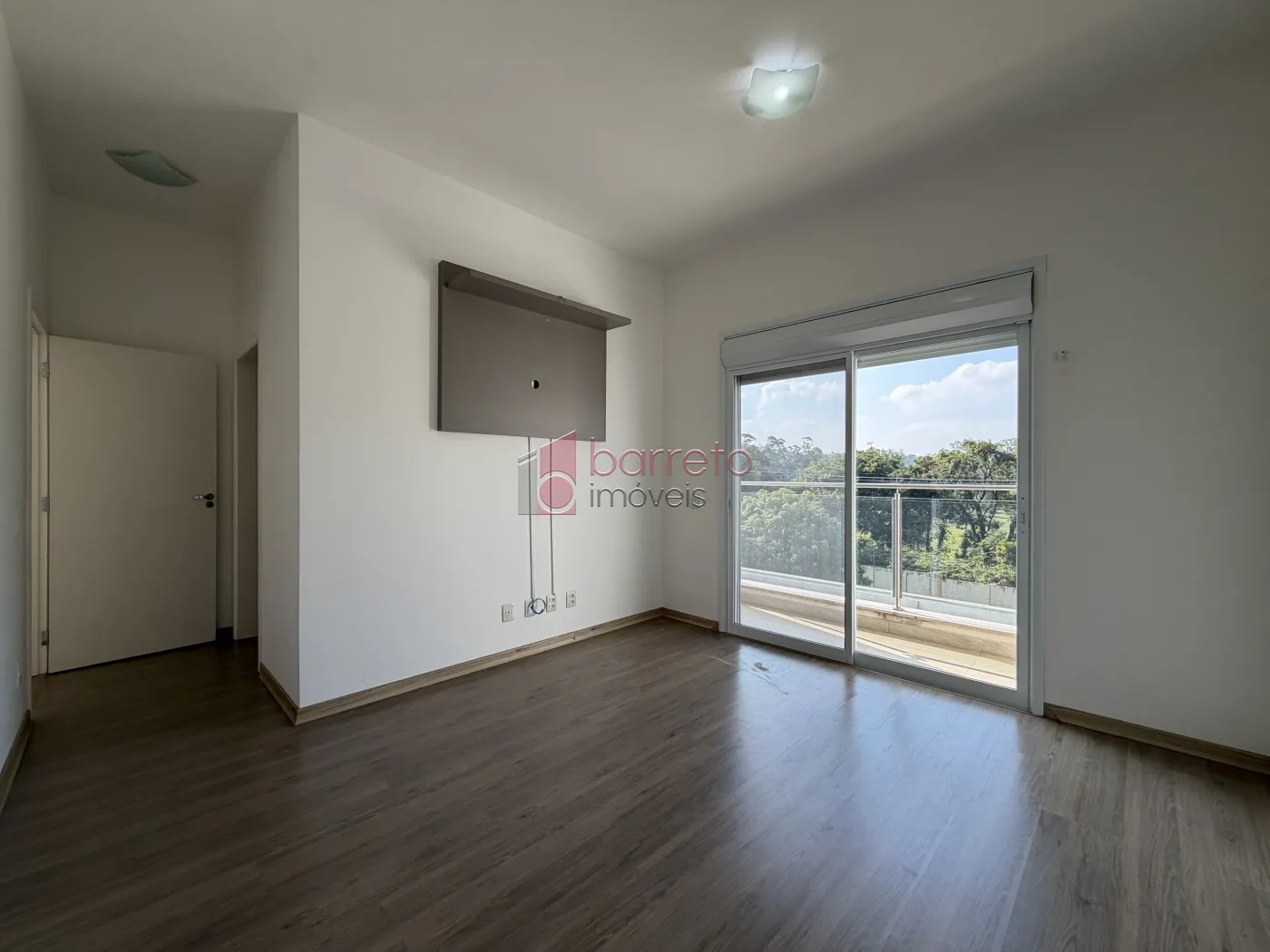 SOBRADO À VENDA – 04 QUARTOS – RESERVA DA SERRA – JUNDIAÍ/SP