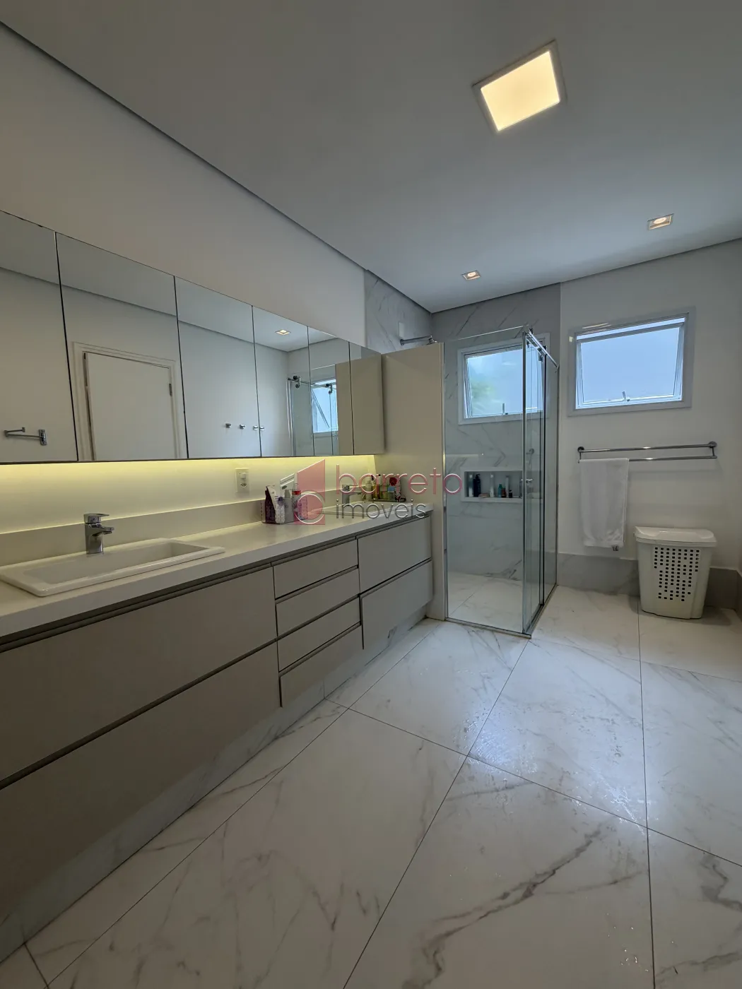 SOBRADO À VENDA – 03 QUARTOS – SANTA TERESA – JUNDIAÍ/SP