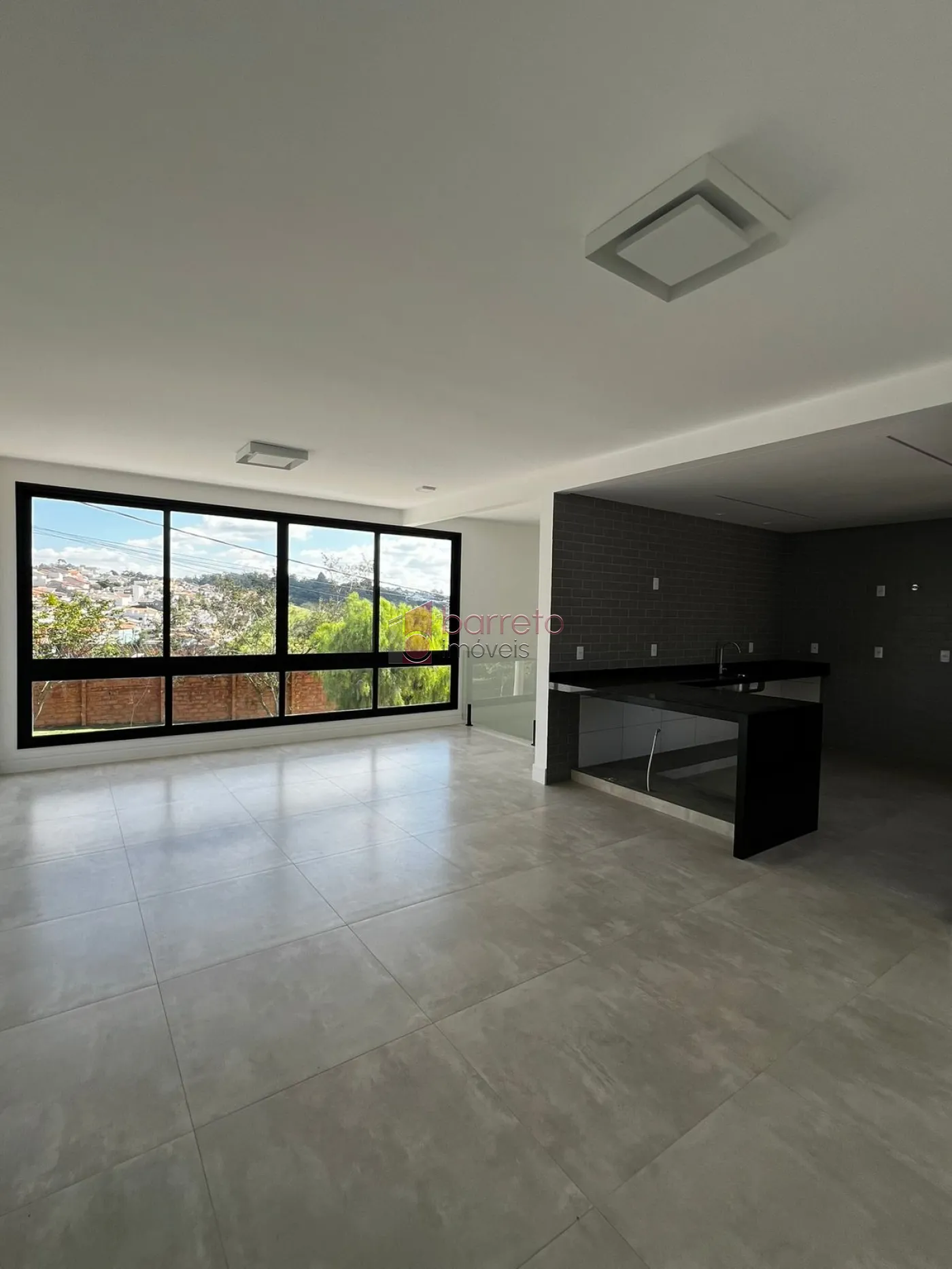 CASA À VENDA NO CONDOMÍNIO RESIDENCIAL DOS IPES – JUNDIAÍ/SP