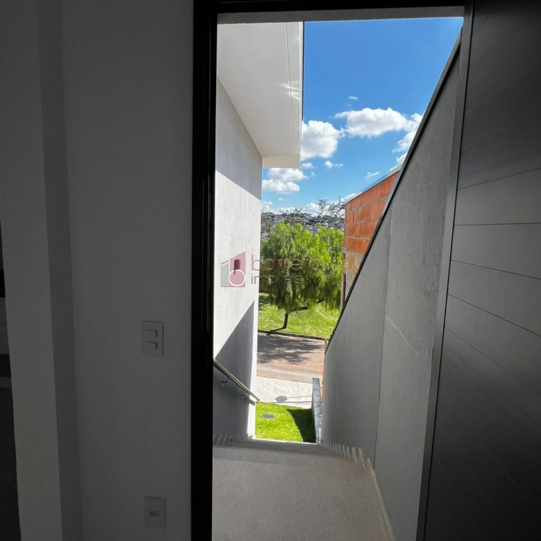 CASA À VENDA NO CONDOMÍNIO RESIDENCIAL DOS IPES – JUNDIAÍ/SP