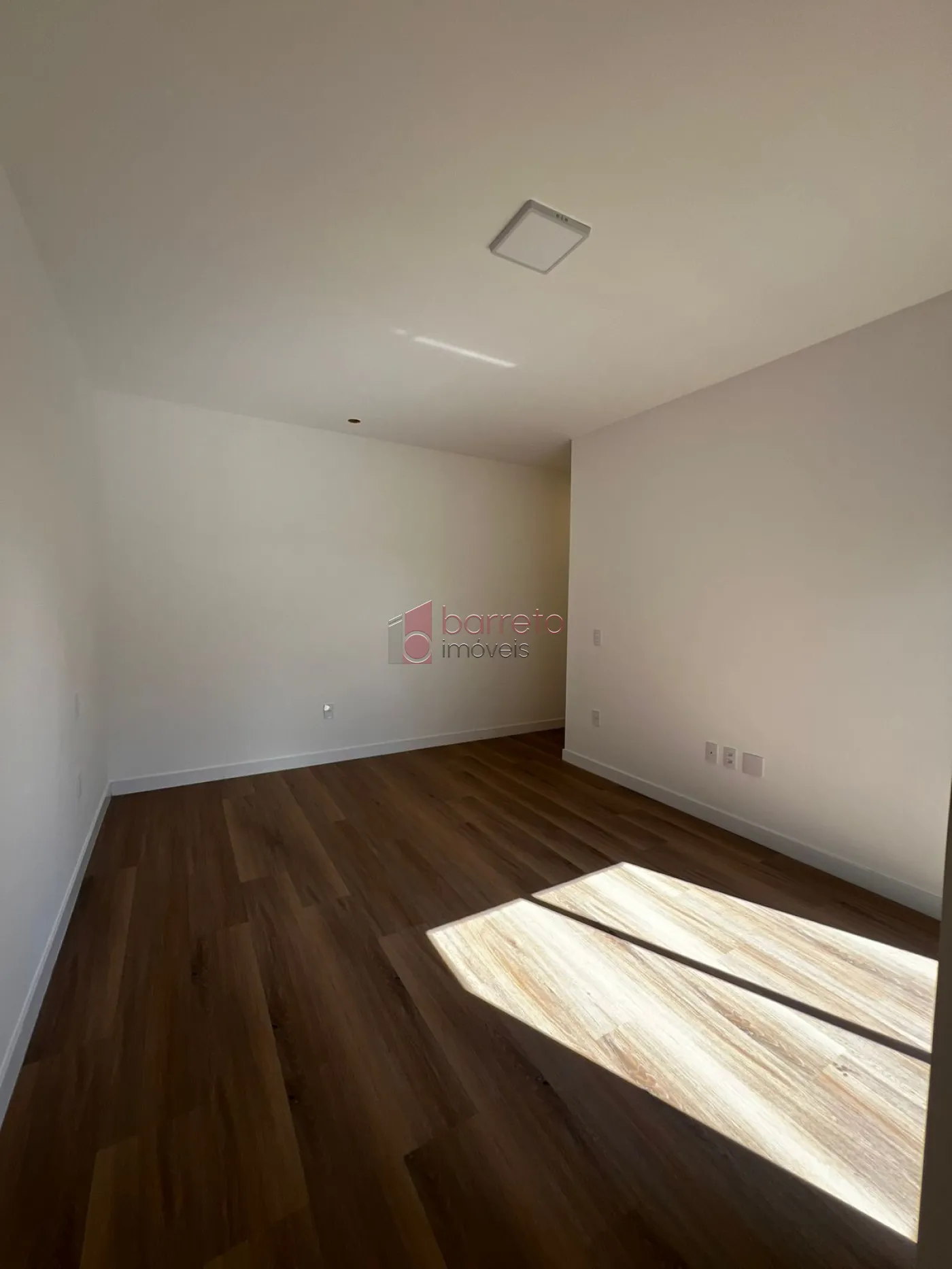 CASA À VENDA NO CONDOMÍNIO RESIDENCIAL DOS IPES – JUNDIAÍ/SP