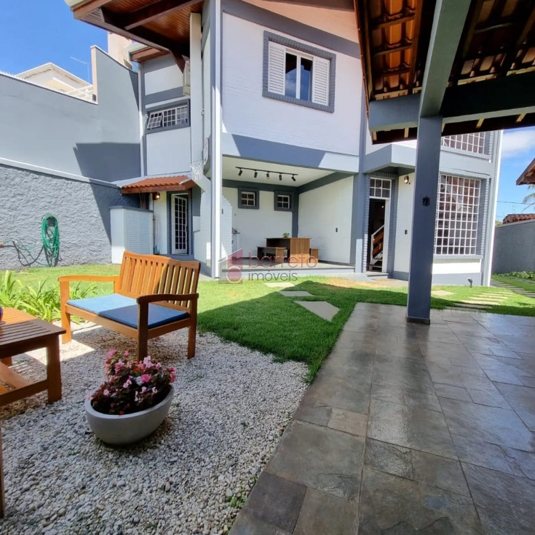 SOBRADO À VENDA (PORTEIRA FECHADA) NO BAIRRO JARDIM PAULISTA II – JUNDIAÍ/SP