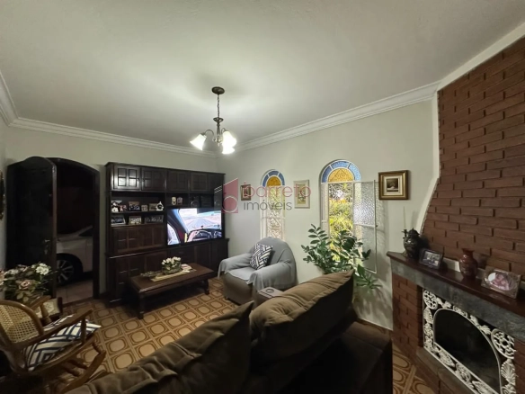 CASA TÉRREA À VENDA – 03 QUARTOS – VILA GALVÃO – JUNDIAÍ/SP