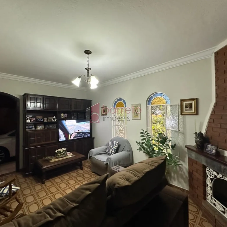 CASA TÉRREA À VENDA – 03 QUARTOS – VILA GALVÃO – JUNDIAÍ/SP