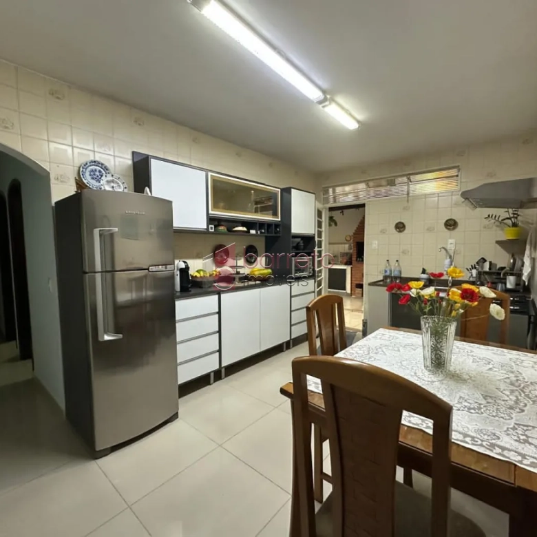 CASA TÉRREA À VENDA – 03 QUARTOS – VILA GALVÃO – JUNDIAÍ/SP