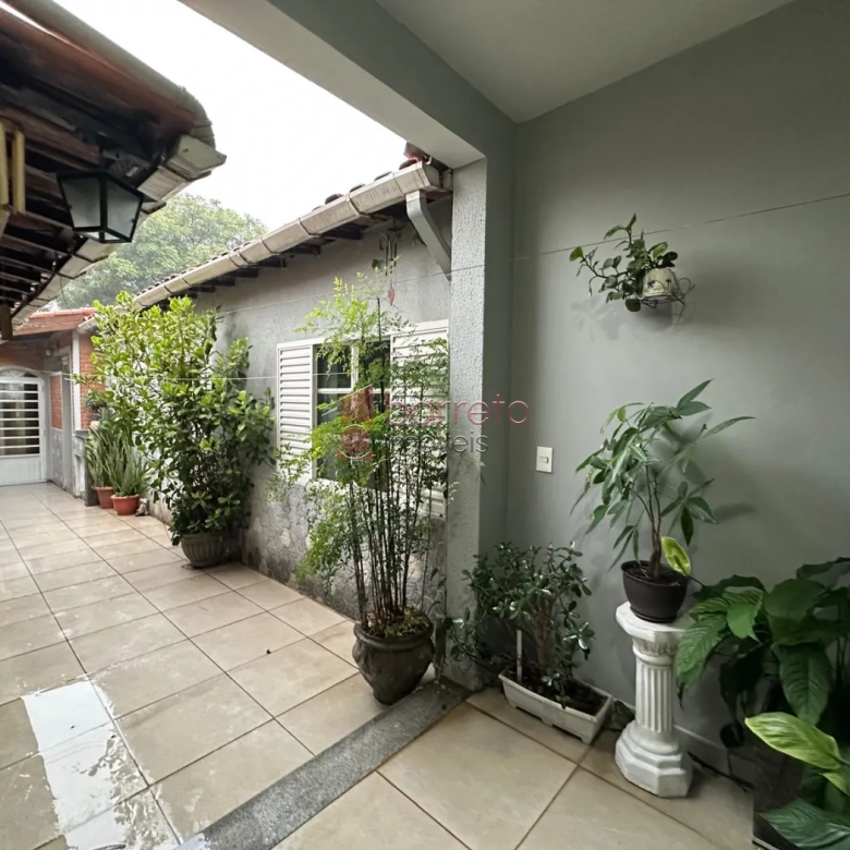 CASA TÉRREA À VENDA – 03 QUARTOS – VILA GALVÃO – JUNDIAÍ/SP