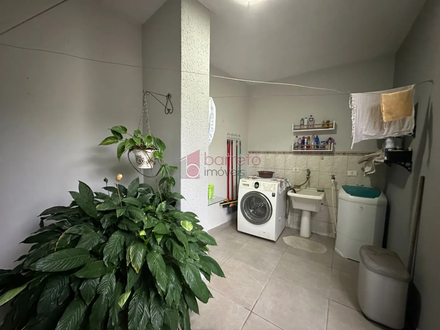 CASA TÉRREA À VENDA – 03 QUARTOS – VILA GALVÃO – JUNDIAÍ/SP