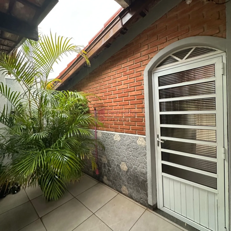 CASA TÉRREA À VENDA – 03 QUARTOS – VILA GALVÃO – JUNDIAÍ/SP