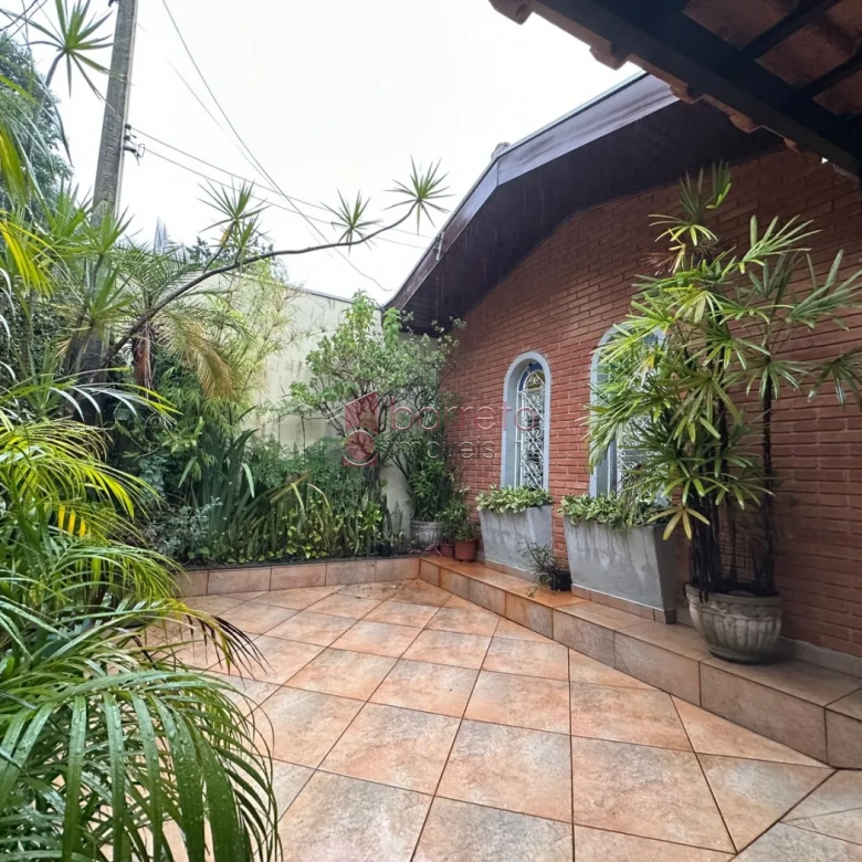 CASA TÉRREA À VENDA – 03 QUARTOS – VILA GALVÃO – JUNDIAÍ/SP