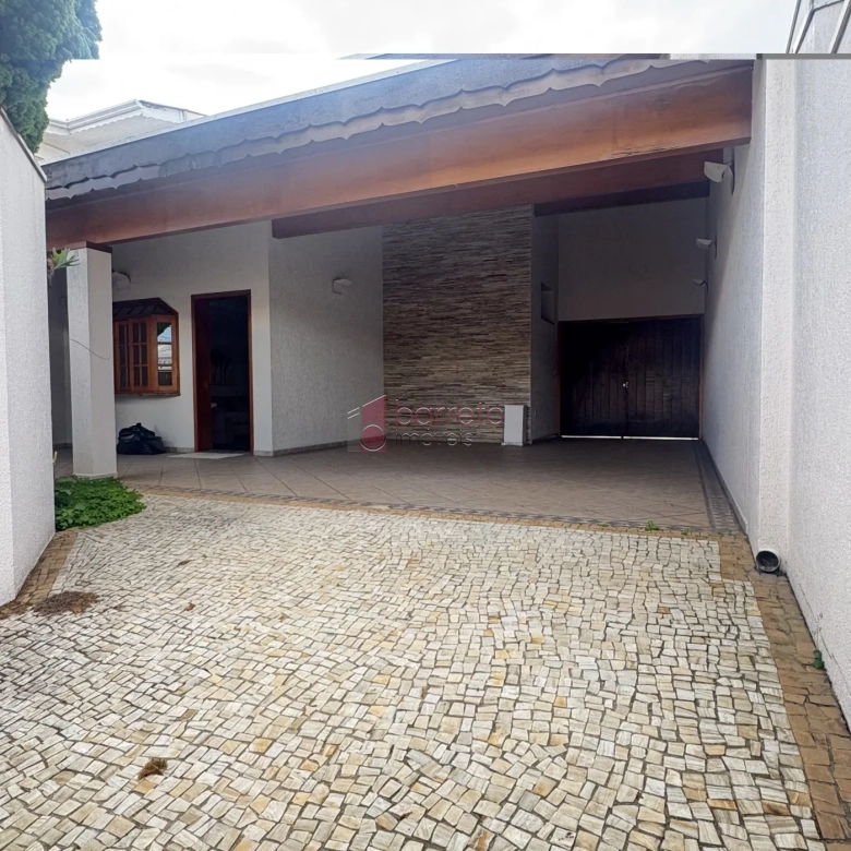 CASA TÉRREA À VENDA COM 03 QUARTOS – VILA RAMI – JUNDIAÍ/SP