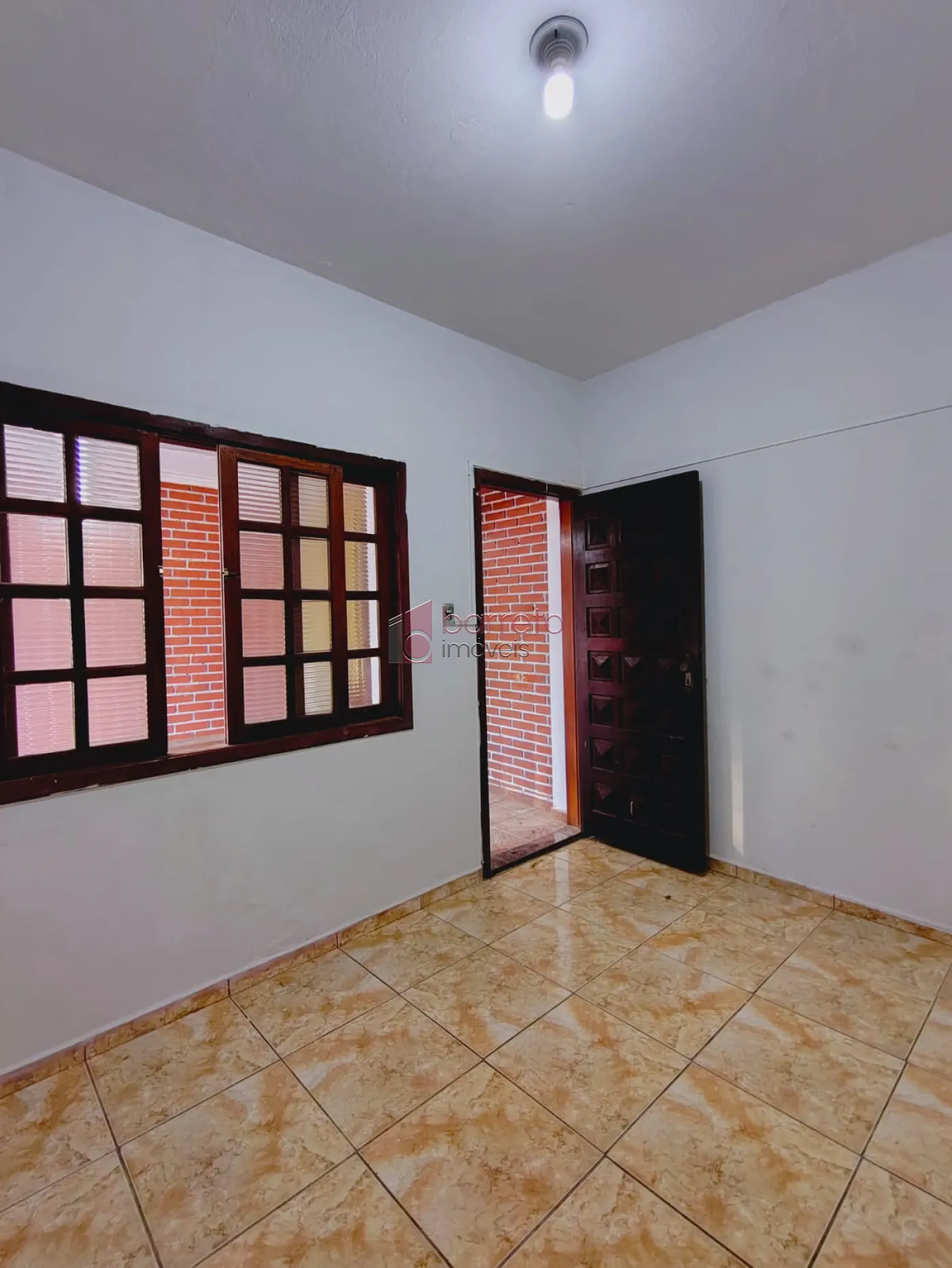 CASA COM 01 SUÍTE À VENDA NO BAIRRO VIANELO – JUNDIAÍ/SP