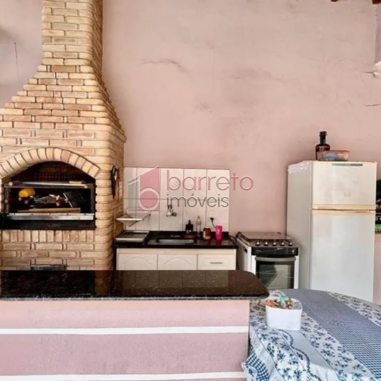 CASA COM 3 SUÍTES À VENDA NO JARDIM PAULISTA II EM JUNDIAÍ/SP