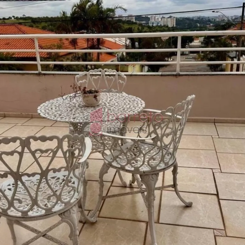 CASA COM 3 SUÍTES À VENDA NO JARDIM PAULISTA II EM JUNDIAÍ/SP