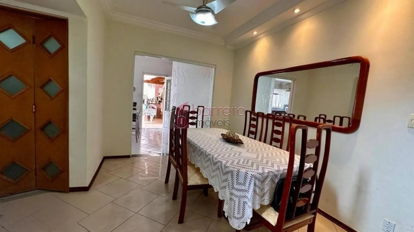CASA COM 3 SUÍTES À VENDA NO JARDIM PAULISTA II EM JUNDIAÍ/SP