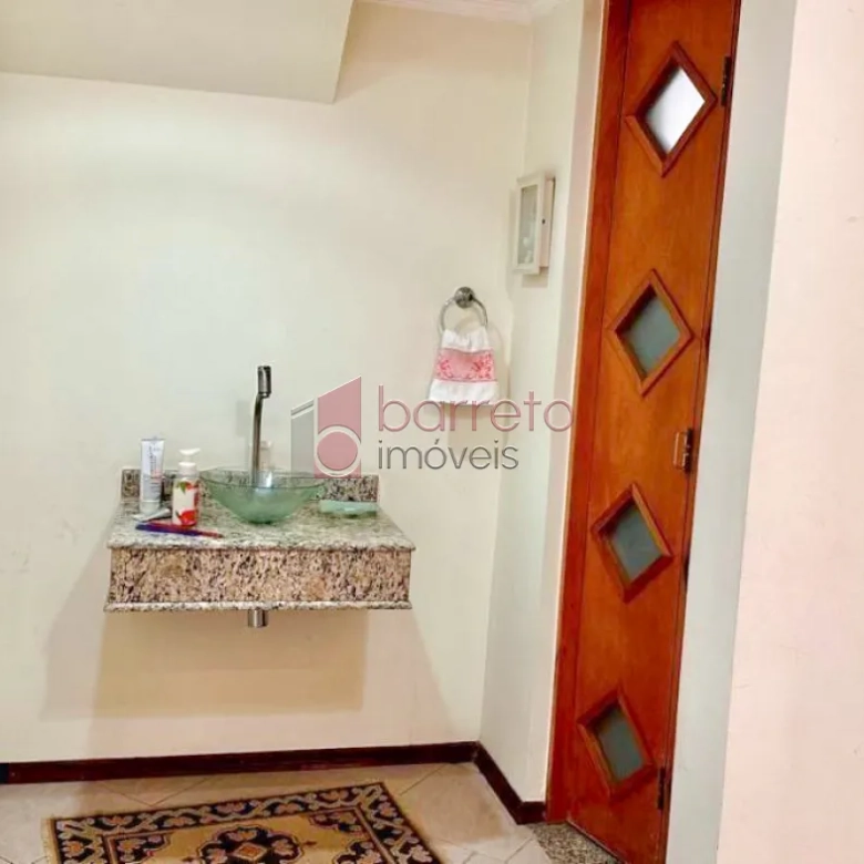 CASA COM 3 SUÍTES À VENDA NO JARDIM PAULISTA II EM JUNDIAÍ/SP
