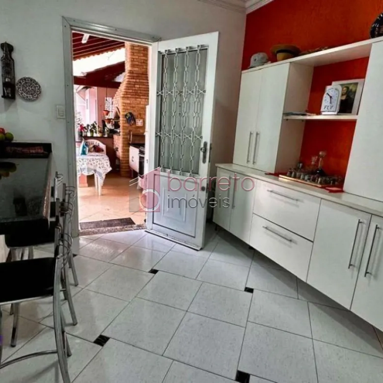 CASA COM 3 SUÍTES À VENDA NO JARDIM PAULISTA II EM JUNDIAÍ/SP