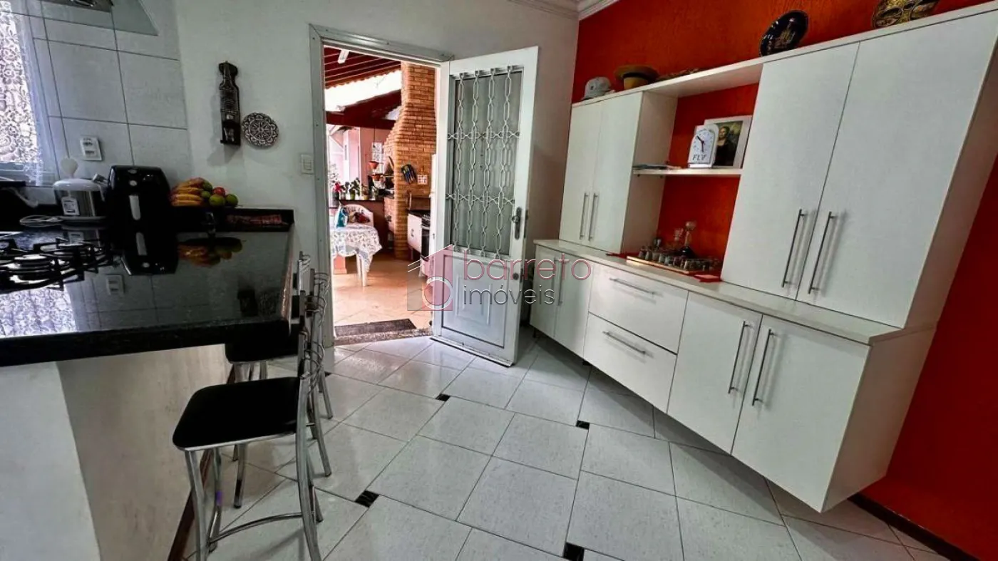 CASA COM 3 SUÍTES À VENDA NO JARDIM PAULISTA II EM JUNDIAÍ/SP