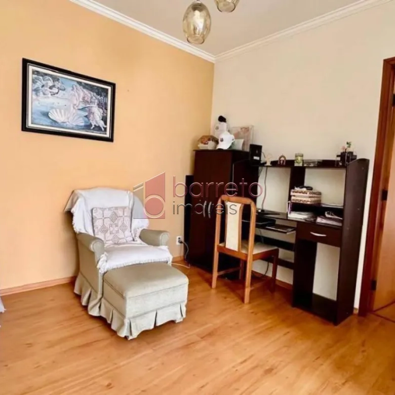 CASA COM 3 SUÍTES À VENDA NO JARDIM PAULISTA II EM JUNDIAÍ/SP