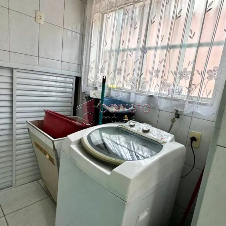 CASA COM 3 SUÍTES À VENDA NO JARDIM PAULISTA II EM JUNDIAÍ/SP