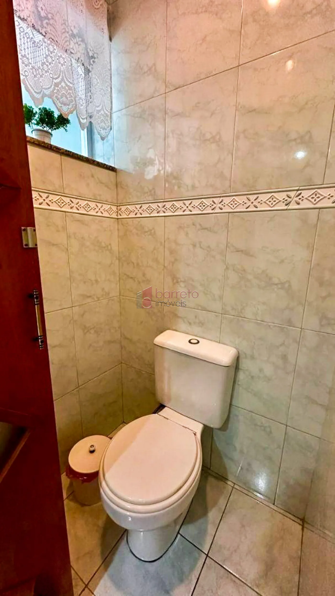 CASA COM 3 SUÍTES À VENDA NO JARDIM PAULISTA II EM JUNDIAÍ/SP