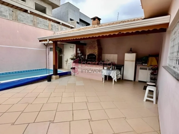 CASA COM 3 SUÍTES À VENDA NO JARDIM PAULISTA II EM JUNDIAÍ/SP