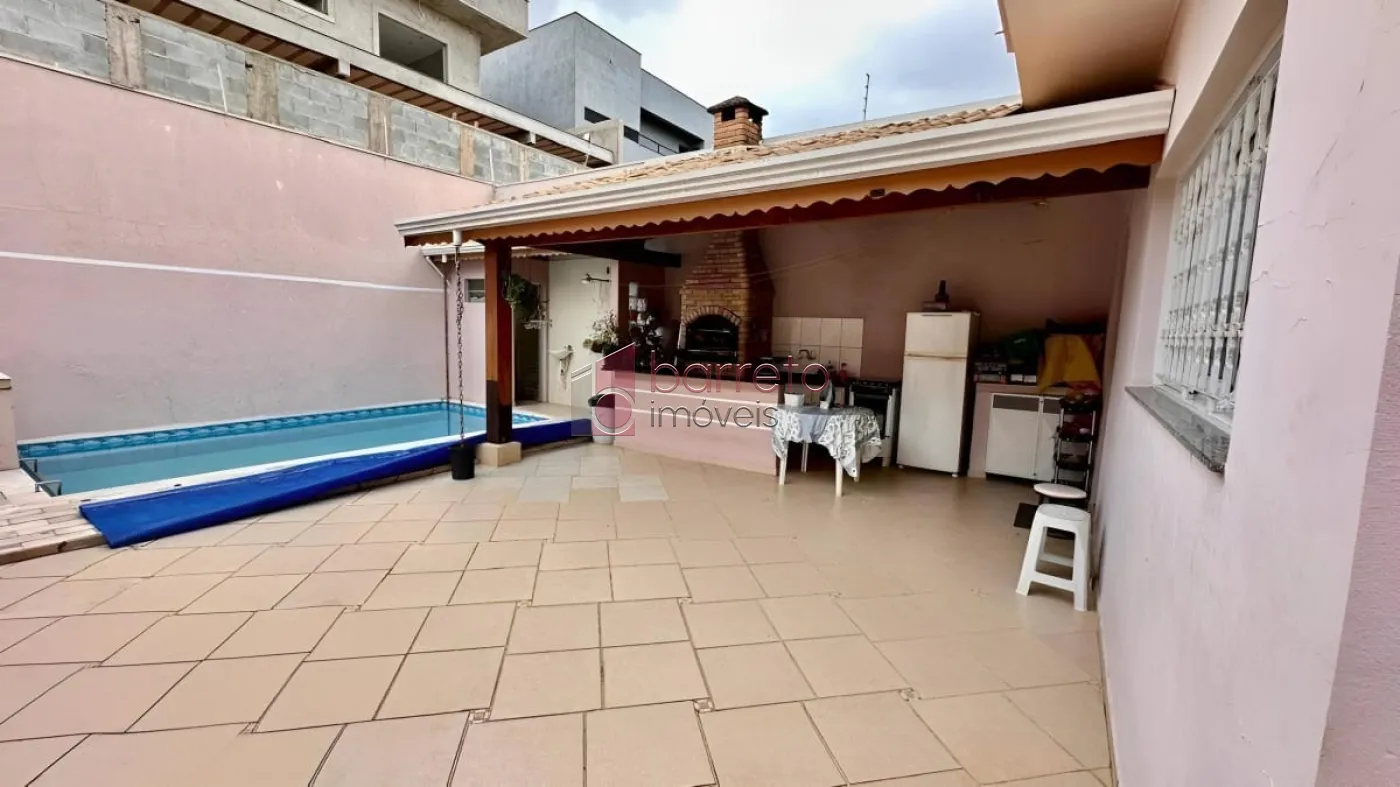 CASA COM 3 SUÍTES À VENDA NO JARDIM PAULISTA II EM JUNDIAÍ/SP