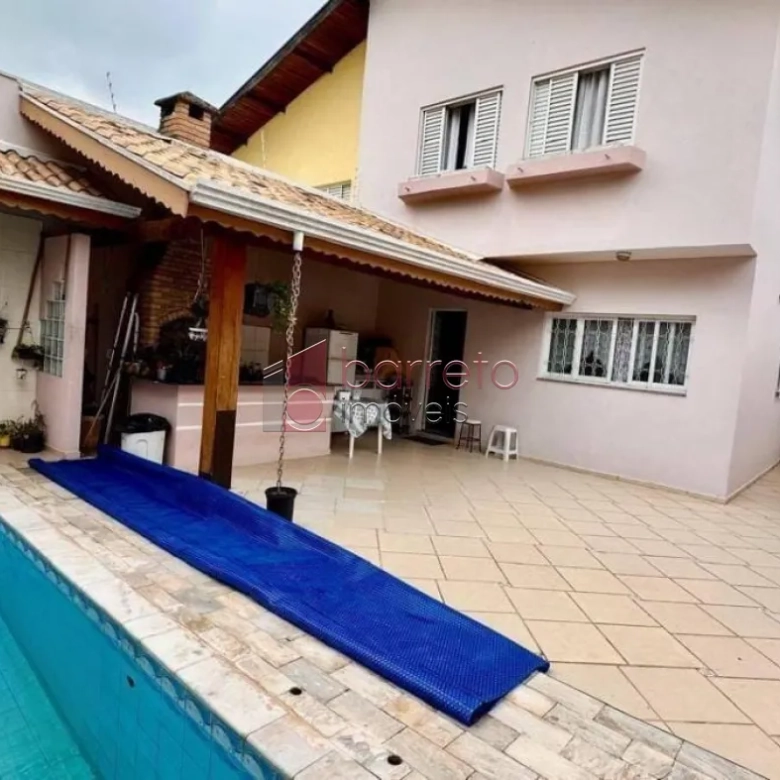 CASA COM 3 SUÍTES À VENDA NO JARDIM PAULISTA II EM JUNDIAÍ/SP