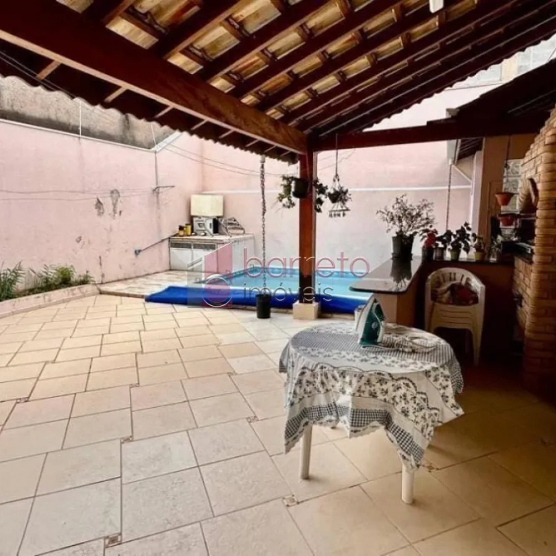 CASA COM 3 SUÍTES À VENDA NO JARDIM PAULISTA II EM JUNDIAÍ/SP