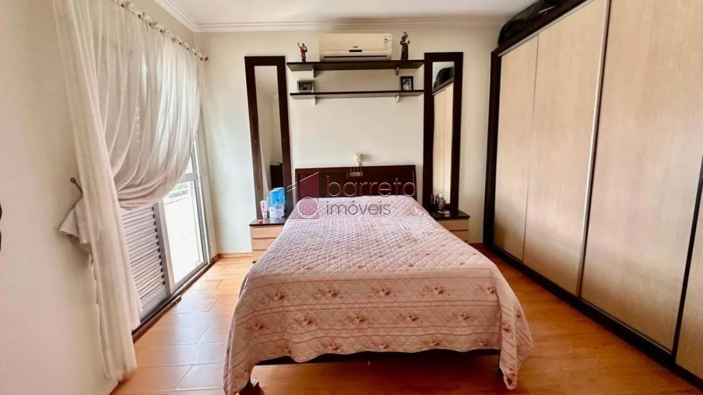 CASA COM 3 SUÍTES À VENDA NO JARDIM PAULISTA II EM JUNDIAÍ/SP
