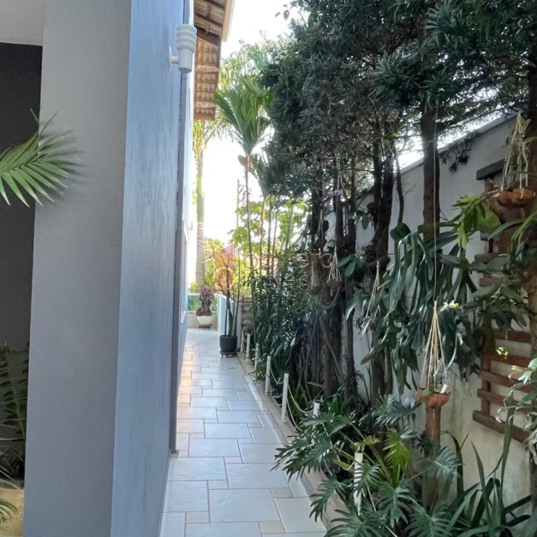 CASA À VENDA NO MIRANTE JUNDIAÍ NO BAIRRO ENGORDADOURO EM JUNDIAÍ/SP