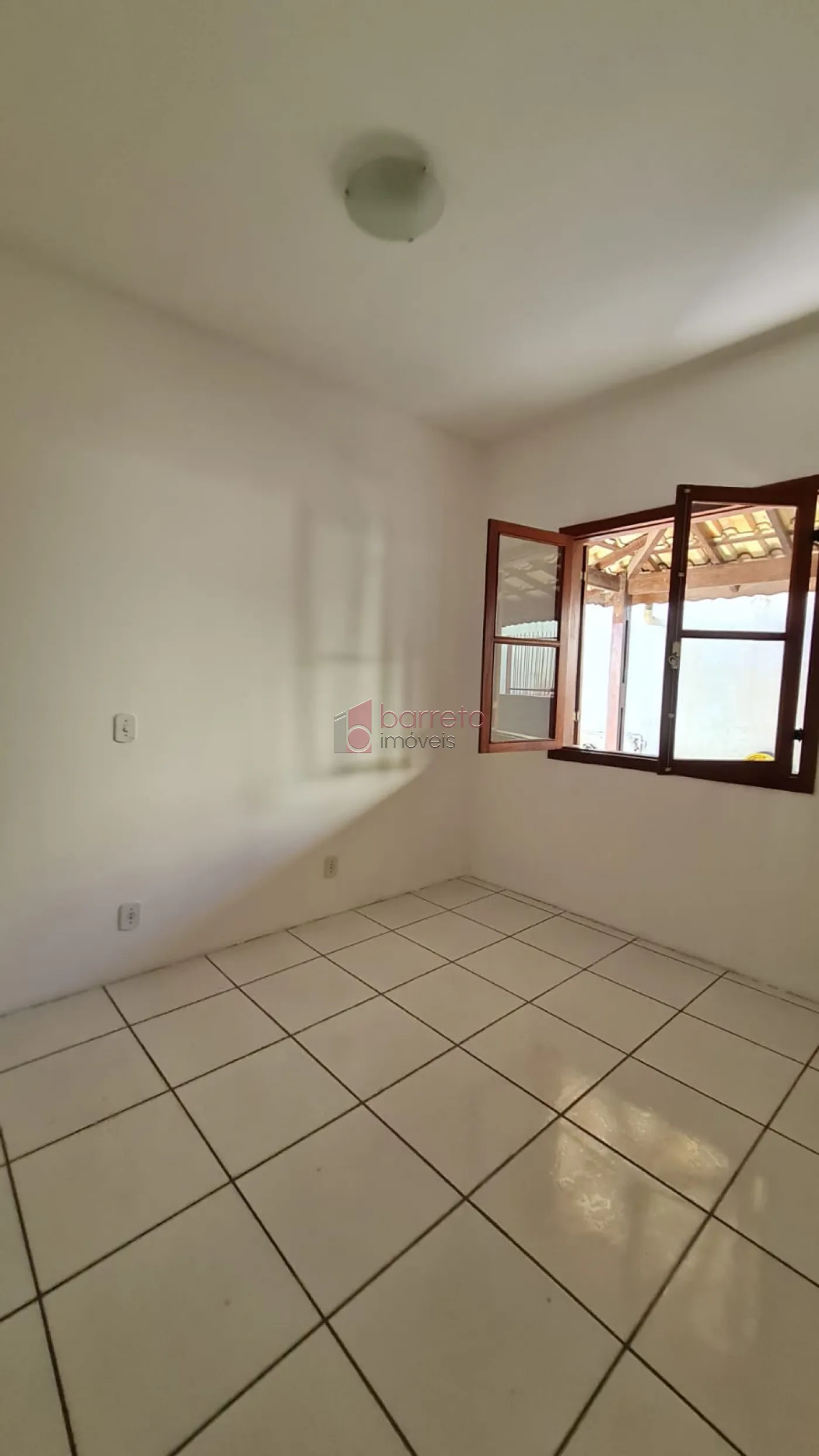 CASAS COMERCIAIS E RESIDENCIAIS PARA VENDA NO BAIRRO IVOTURUCAIA – JUNDIAÍ/SP