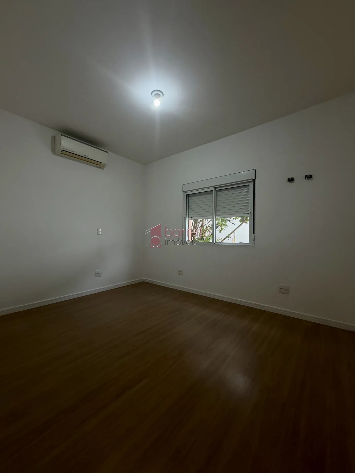 CASA TÉRREA À VENDA – 03 QUARTOS – JARDIM SAMAMBAIA – JUNDIAÍ/SP