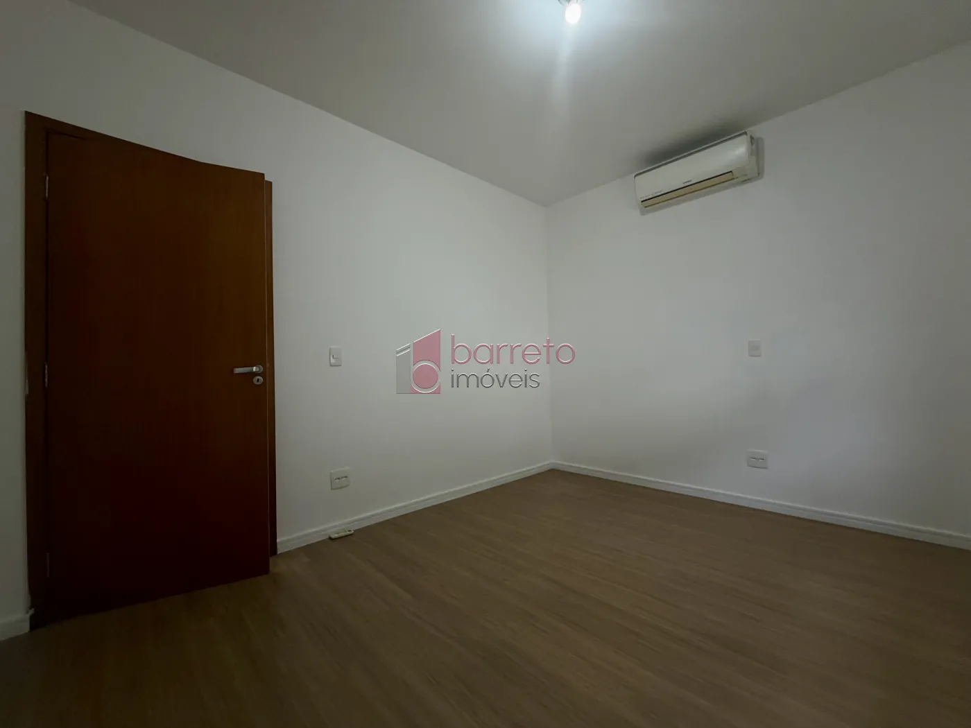 CASA TÉRREA À VENDA – 03 QUARTOS – JARDIM SAMAMBAIA – JUNDIAÍ/SP