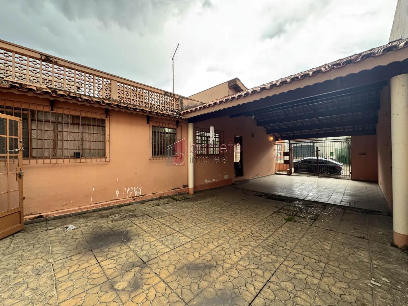 CASA TÉRREA À VENDA – 02 QUARTOS – JUNDIAÍ/SP