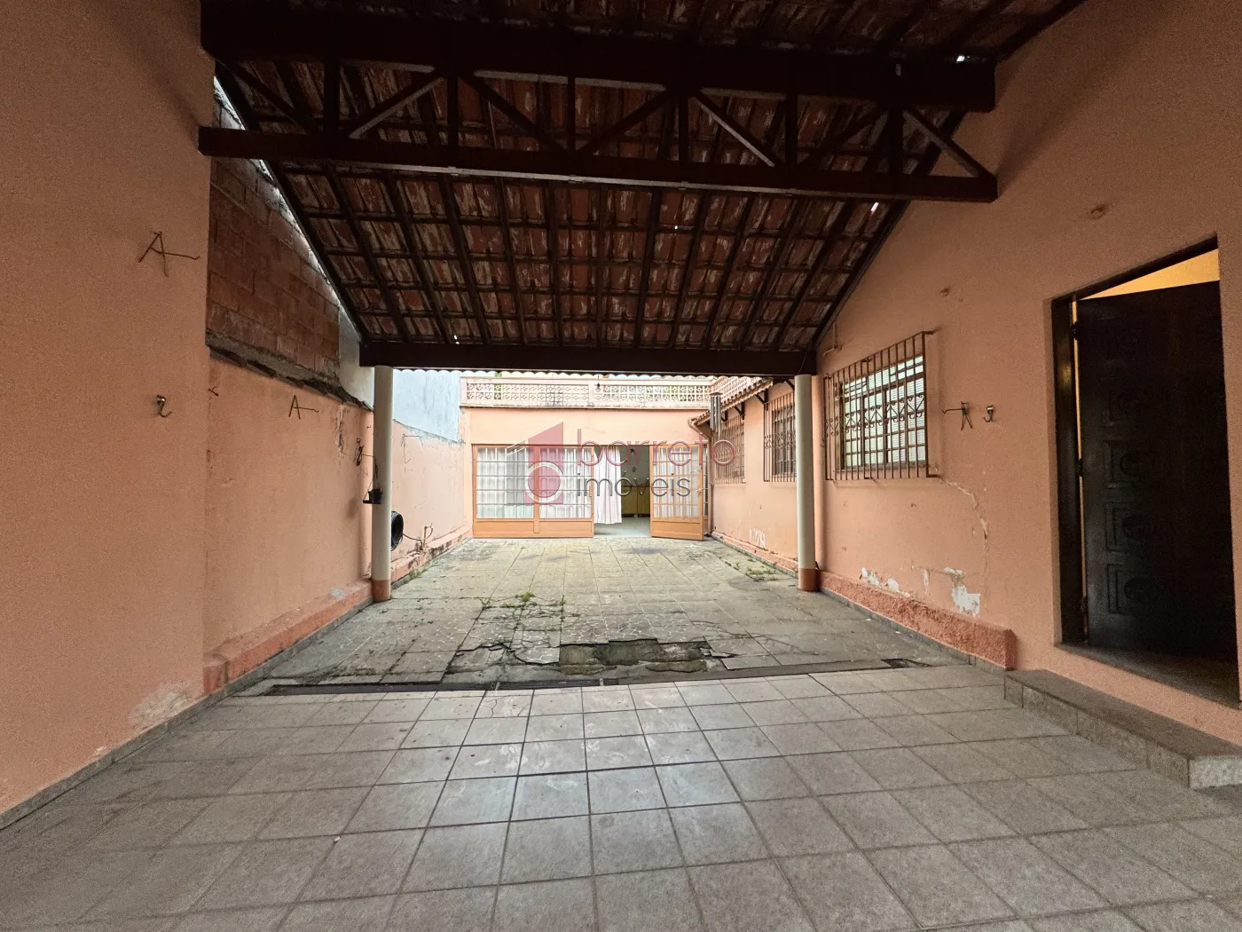 CASA TÉRREA À VENDA – 02 QUARTOS – JUNDIAÍ/SP