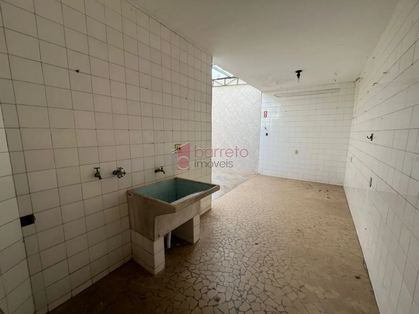 CASA TÉRREA RESIDENCIAL E COMERCIAL PARA LOCAÇÃO E VENDA NO BAIRRO VIANELO – JUNDIAÍ/SP
