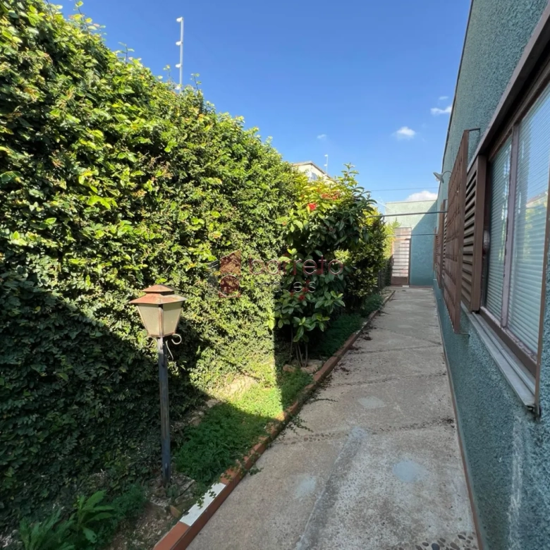 CASA TÉRREA RESIDENCIAL E COMERCIAL PARA VENDA NO BAIRRO VIANELO – JUNDIAÍ/SP