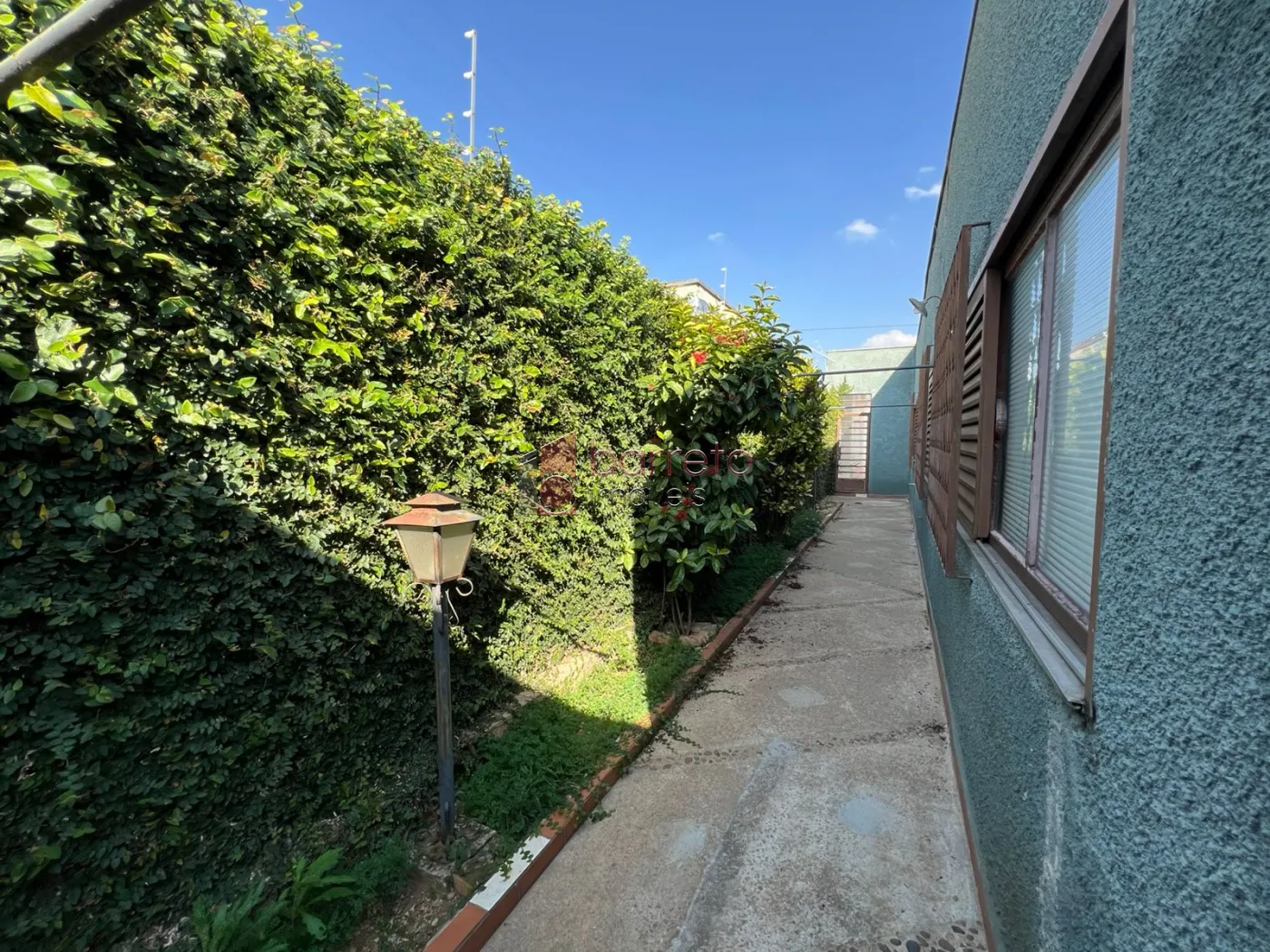 CASA TÉRREA RESIDENCIAL E COMERCIAL PARA LOCAÇÃO E VENDA NO BAIRRO VIANELO – JUNDIAÍ/SP