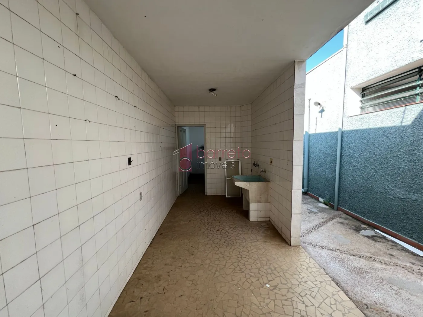 CASA TÉRREA RESIDENCIAL E COMERCIAL PARA LOCAÇÃO E VENDA NO BAIRRO VIANELO – JUNDIAÍ/SP