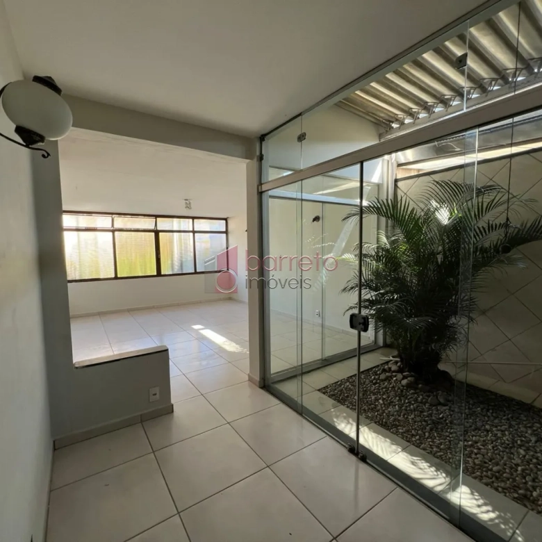 CASA TÉRREA RESIDENCIAL E COMERCIAL PARA VENDA NO BAIRRO VIANELO – JUNDIAÍ/SP